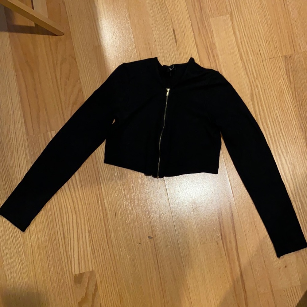 Black Long Sleeve Zip Crop Top